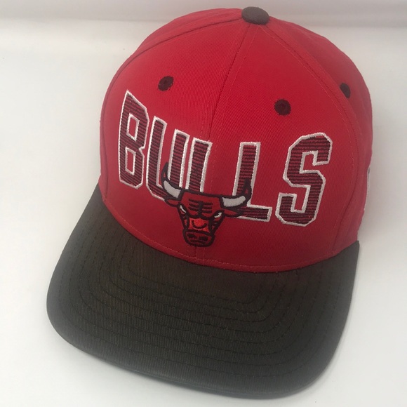 adidas Other - Adidas Bulls Vintage snapback